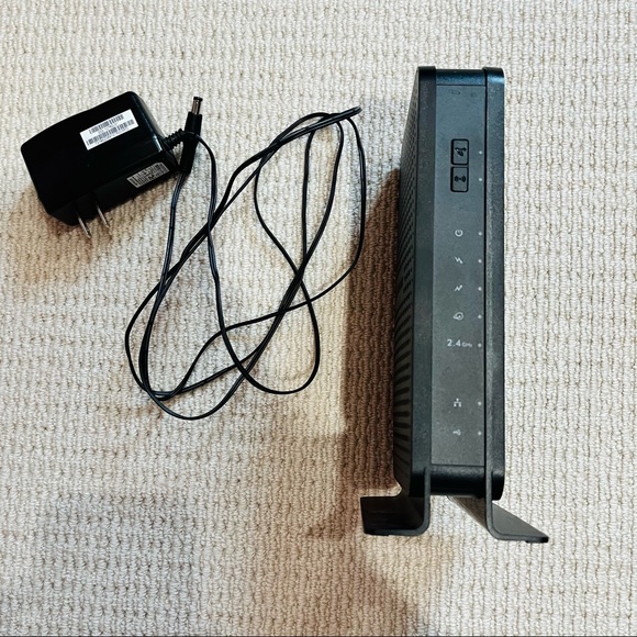 NetGear N300 WiFi Cable Modem Router C3000 - Picture 1 of 3